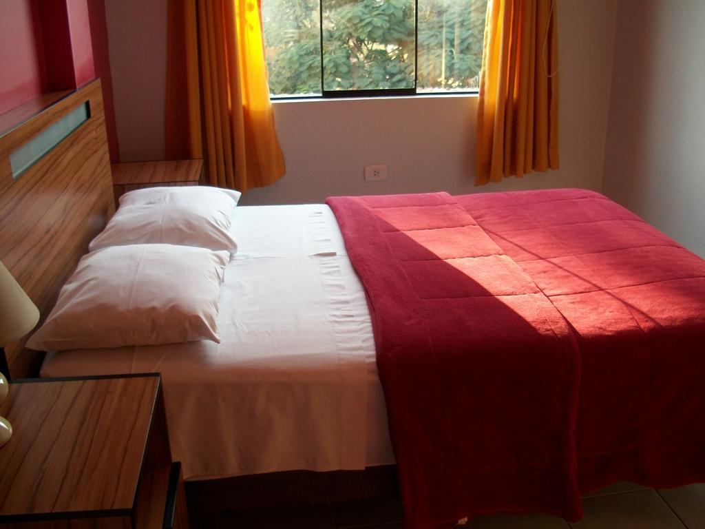 Hostal Hellen Ross นัซกา ภายนอก รูปภาพ